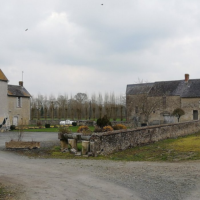 Photo de Manoir, à louest de léglise