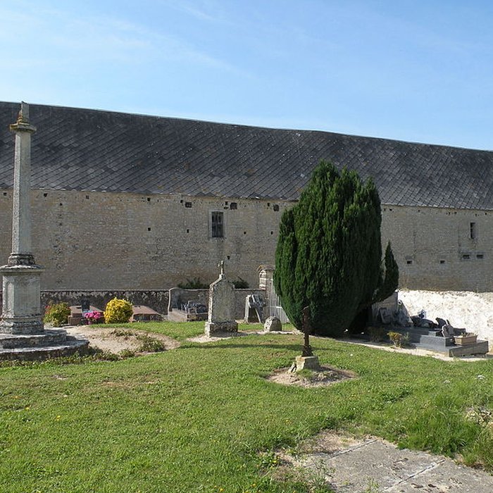 Photo de Manoir, à louest de léglise