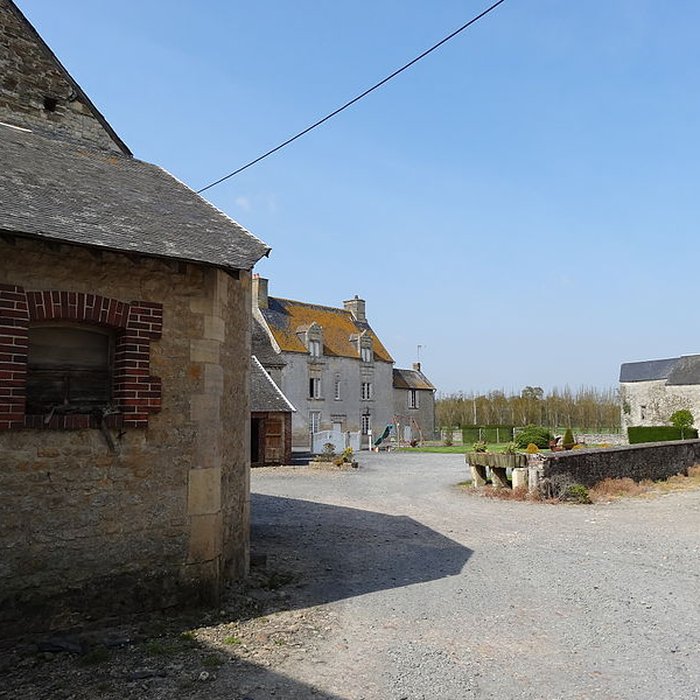 Photo de Manoir, à louest de léglise