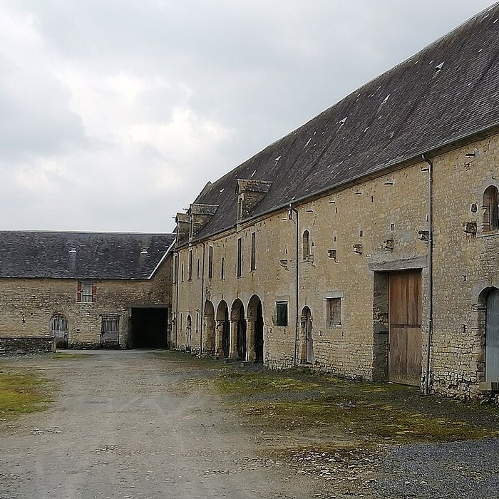 Photo de Manoir, à louest de léglise