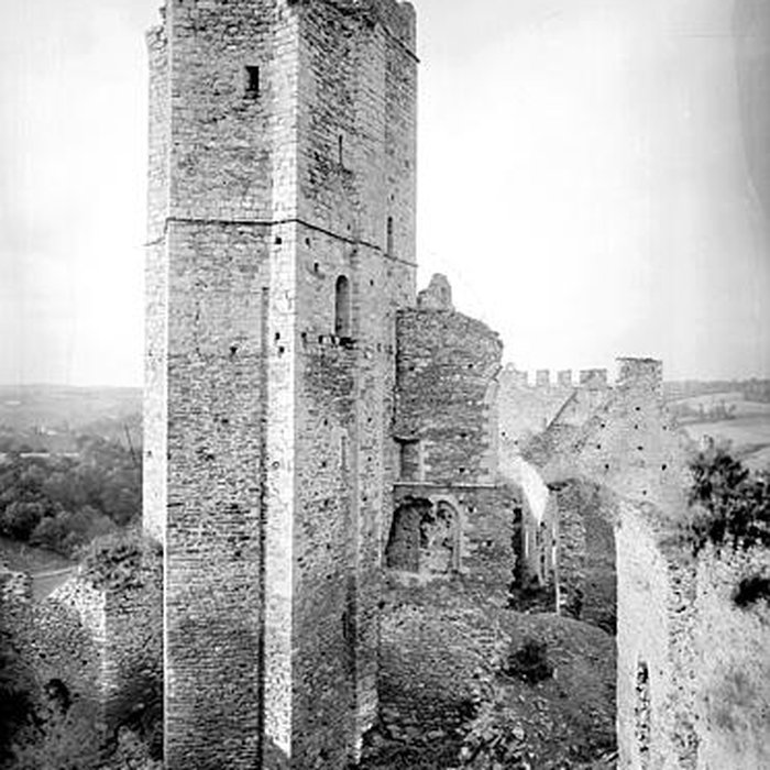 Photo de Château de Châlucet