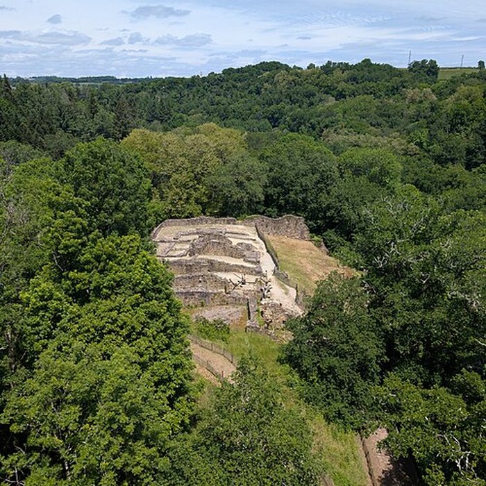 Photo de Château de Châlucet
