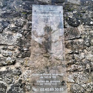 Manoir de la Hautière trois vieilles maisons constituant lancien