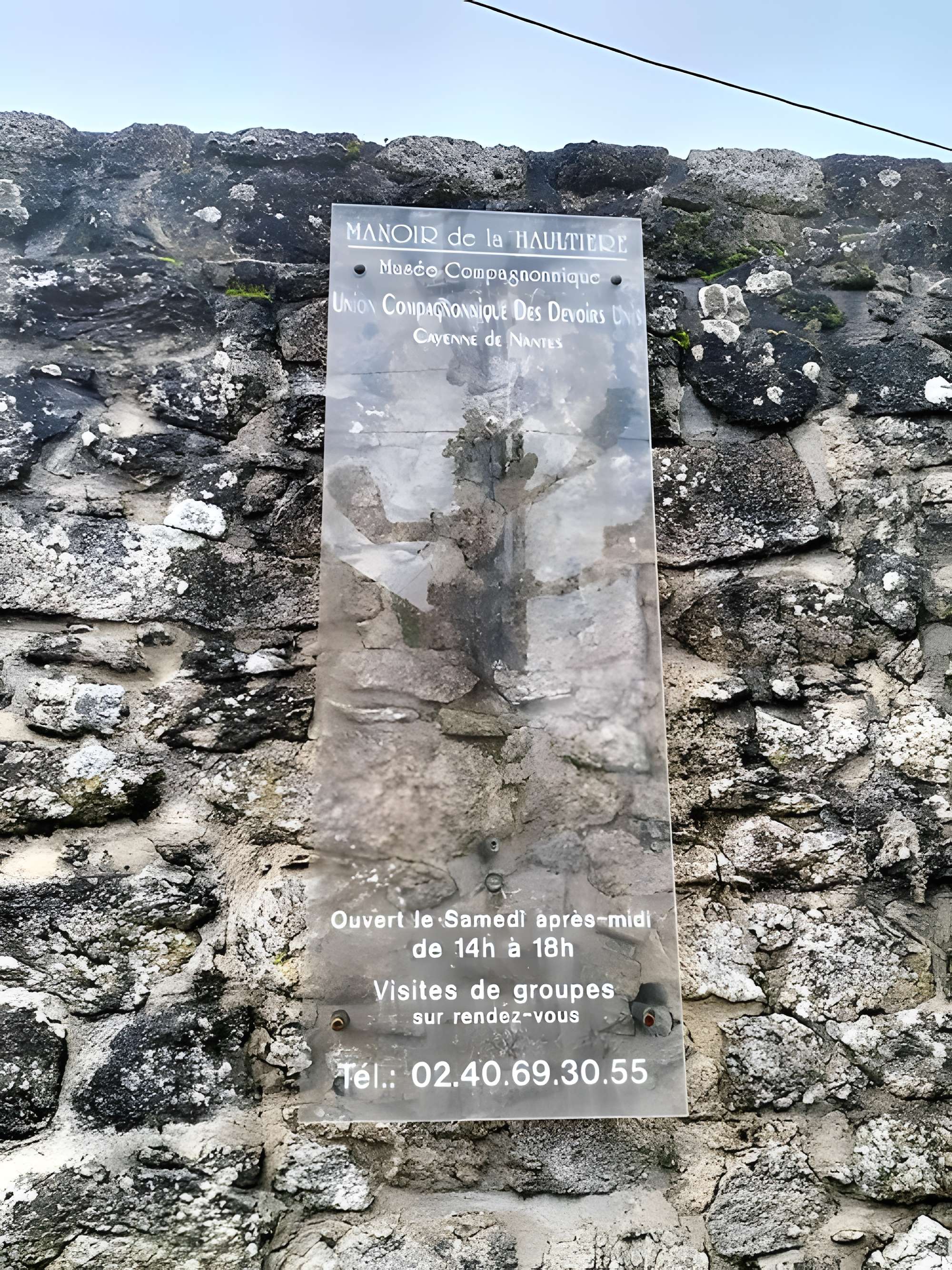 Manoir de la Hautière (trois vieilles maisons constituant l'ancien)