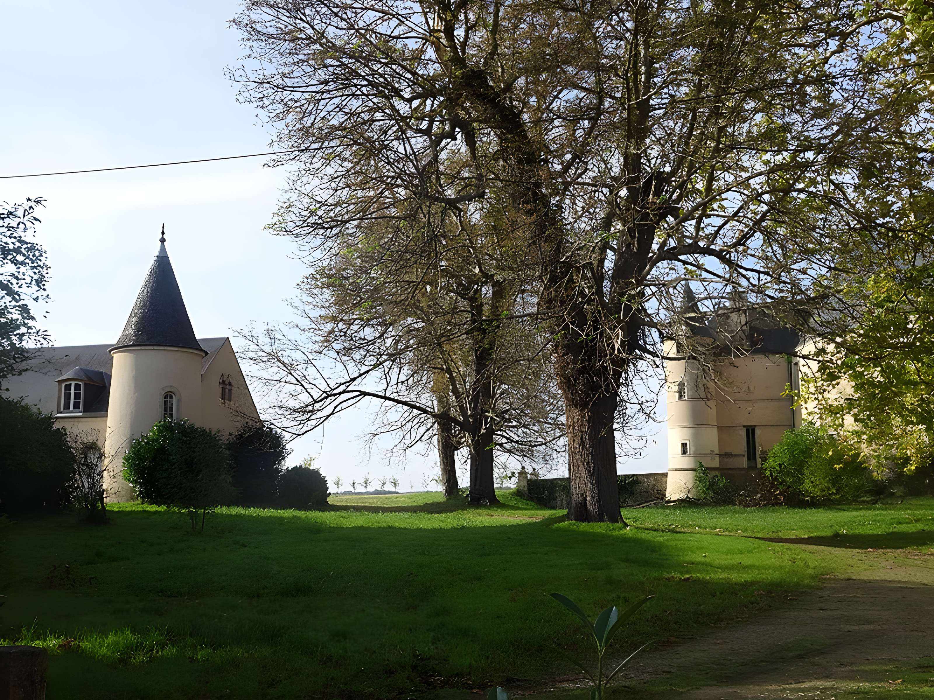 Château de Châteauneuf-sur-Cher