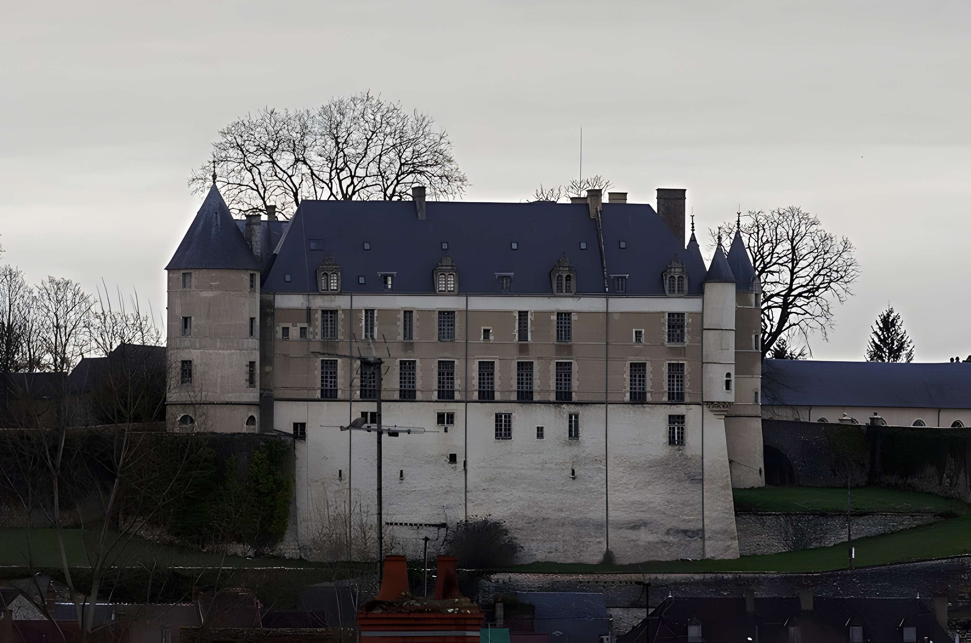 Château de Châteauneuf-sur-Cher