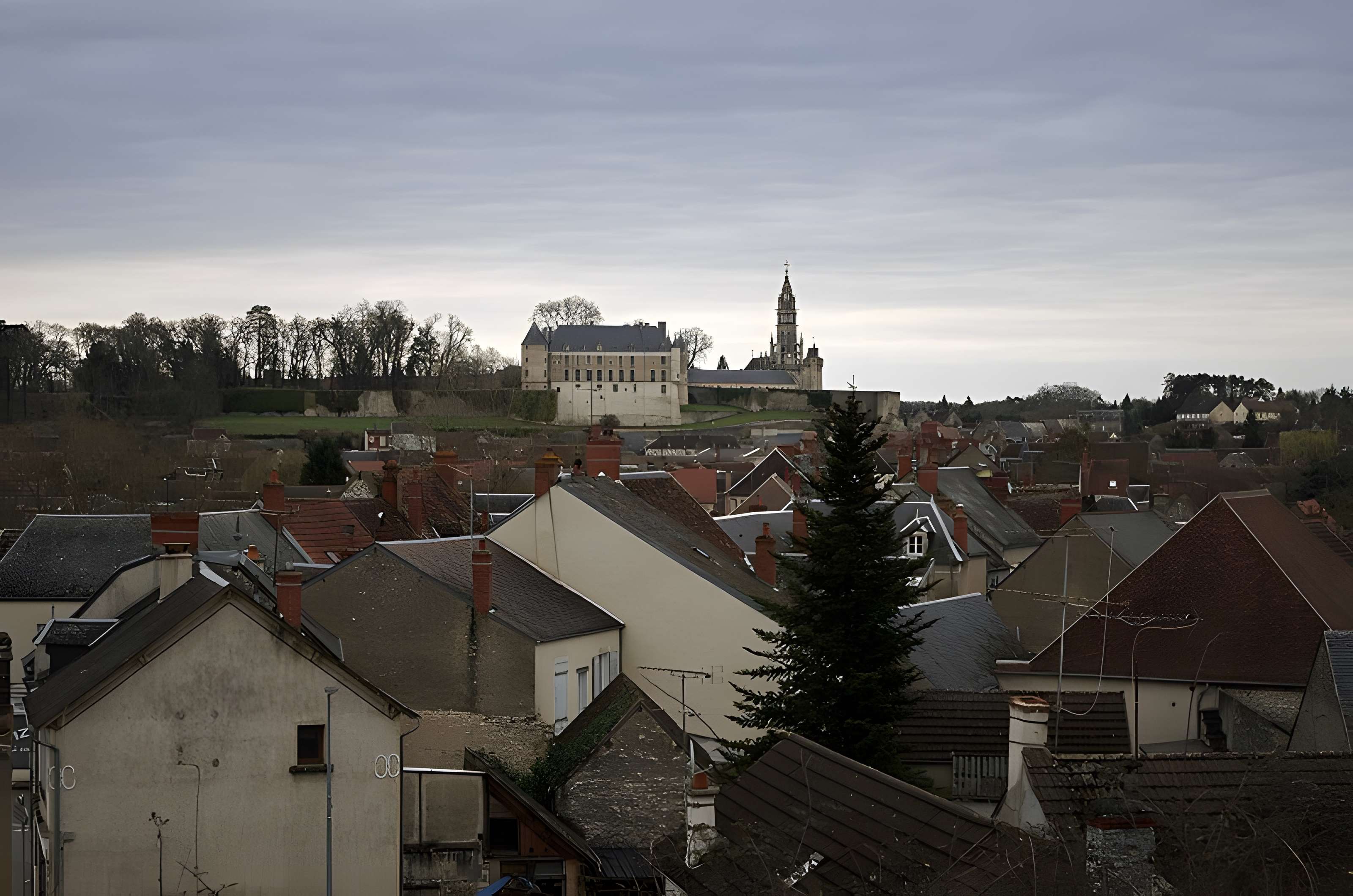 Château de Châteauneuf-sur-Cher
