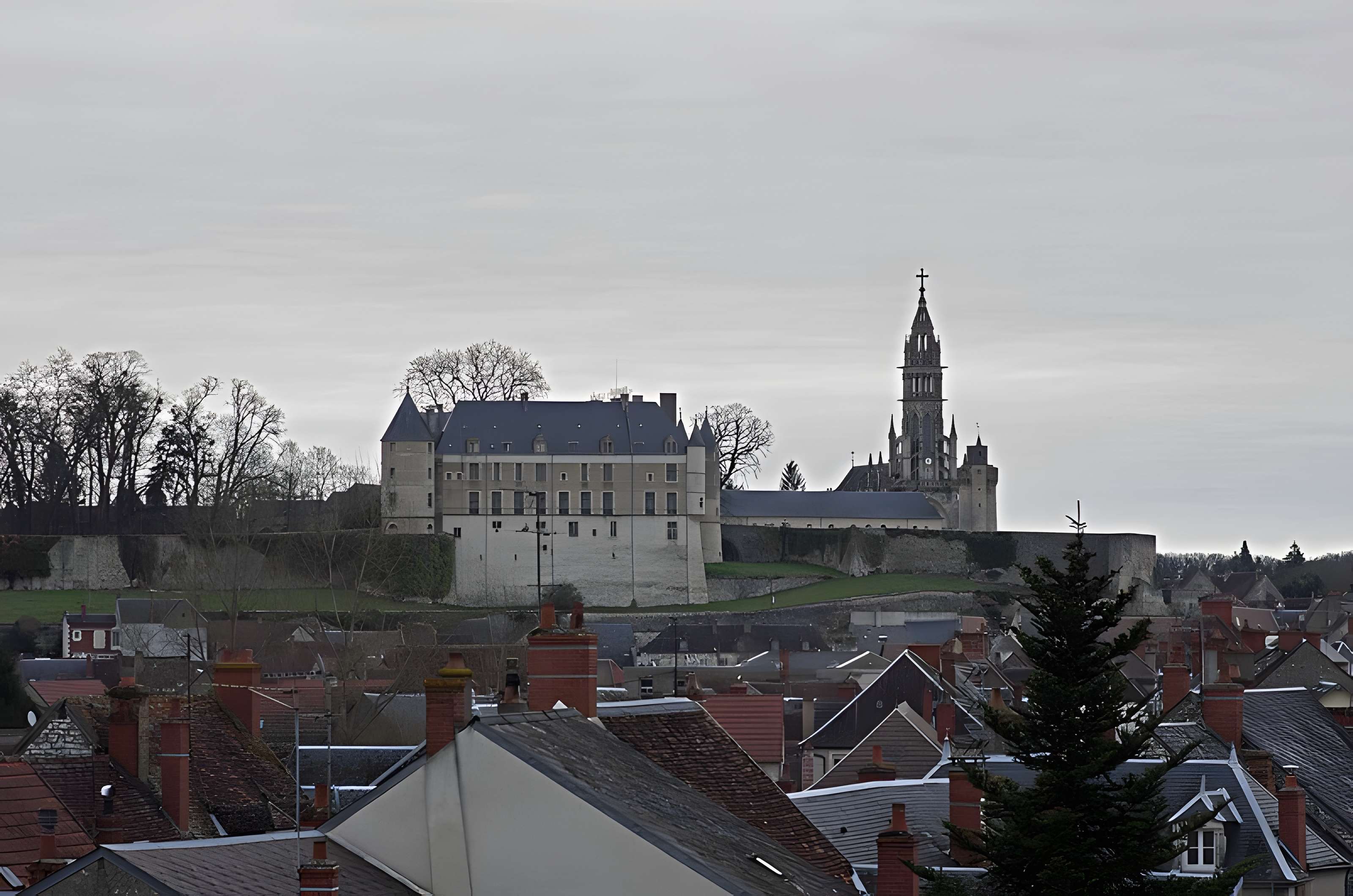 Château de Châteauneuf-sur-Cher