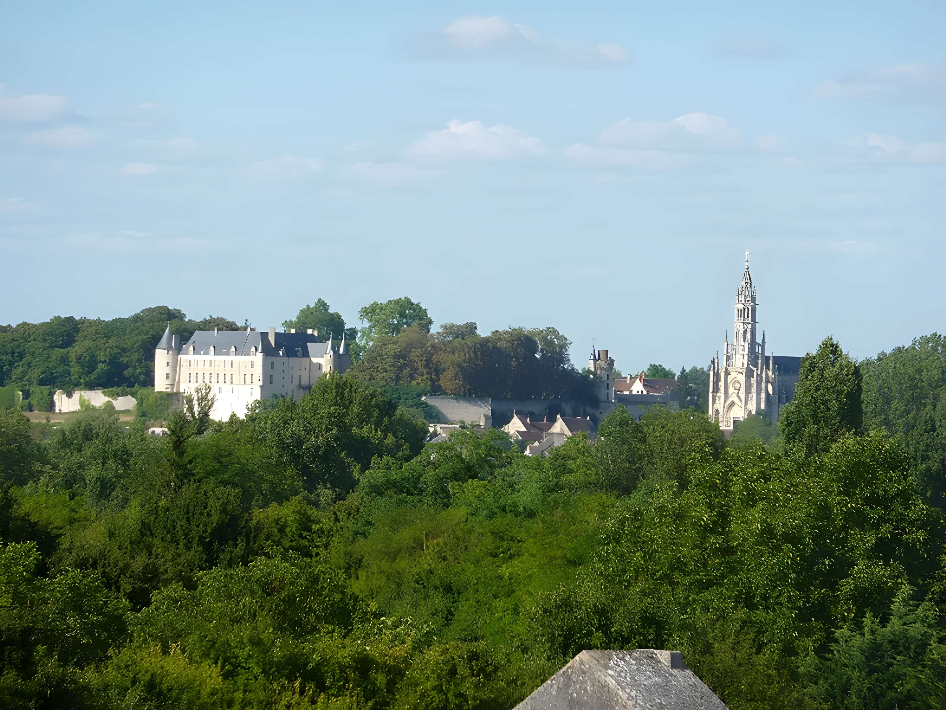 Château de Châteauneuf-sur-Cher