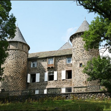 chateau de chavagnac (cantal)