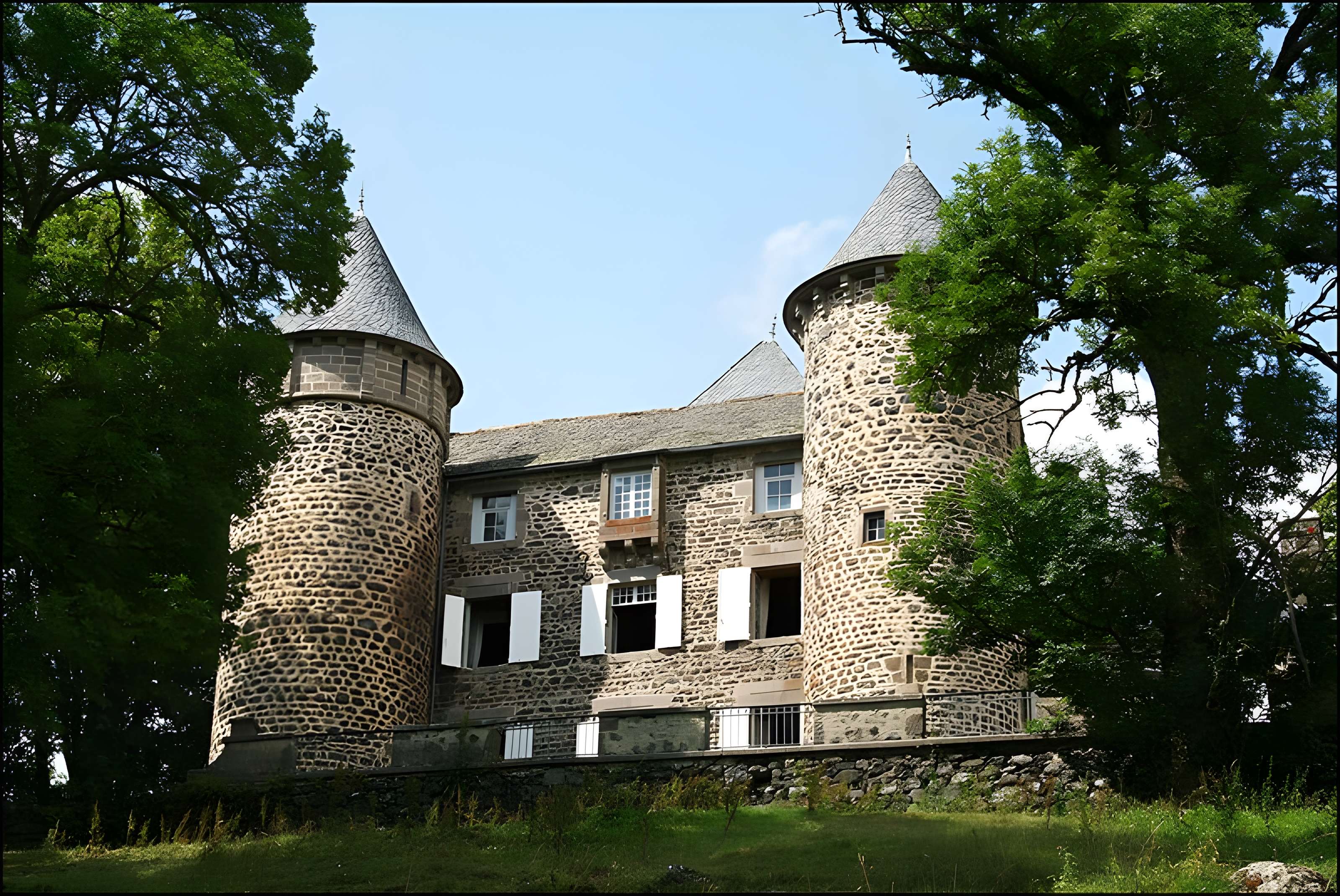 Château de Chavagnac (Cantal) 
