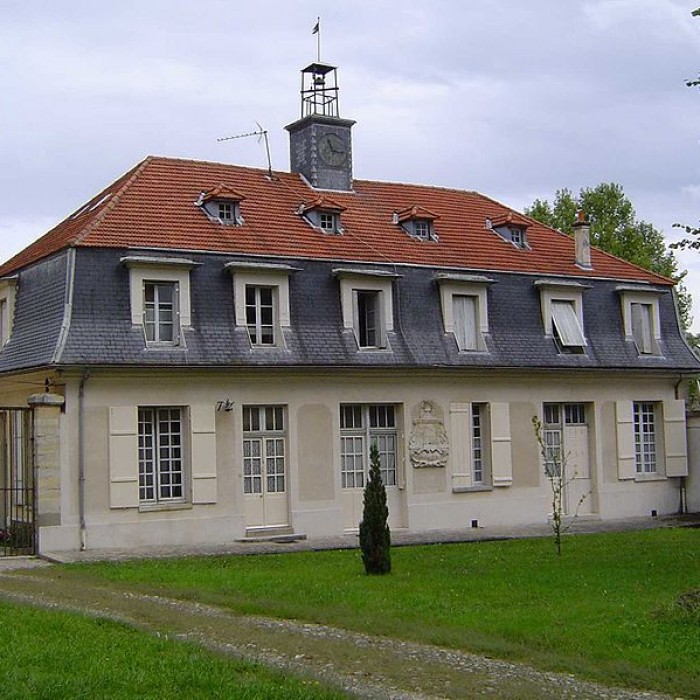 Photo de Manufacture royale des cires à Antony