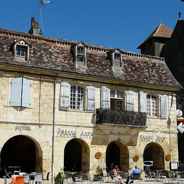 Marché couvert de Beaumont-du-Périgord