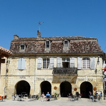Marché couvert de Beaumont-du-Périgord