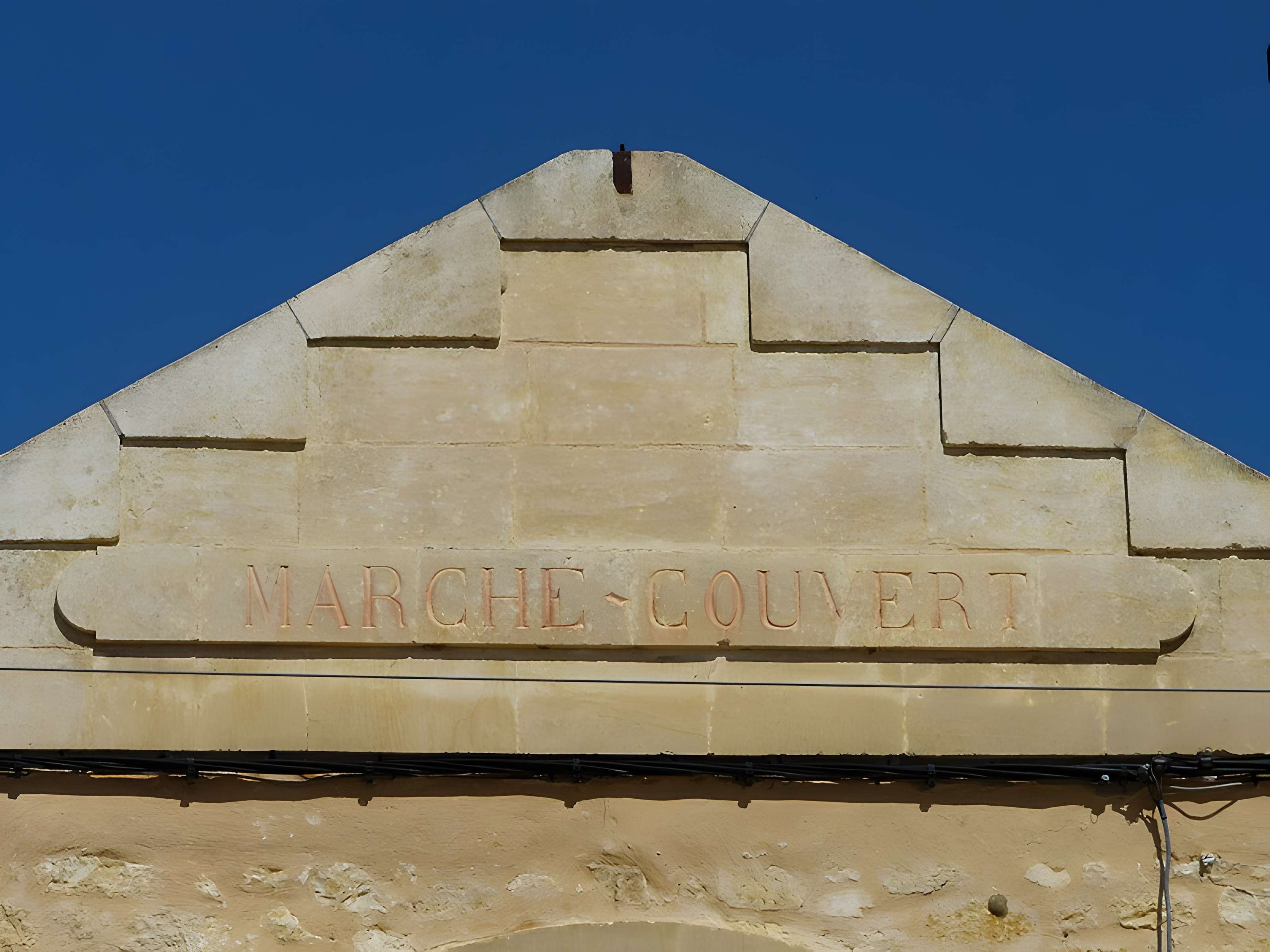 Marché couvert de Beaumont-du-Périgord