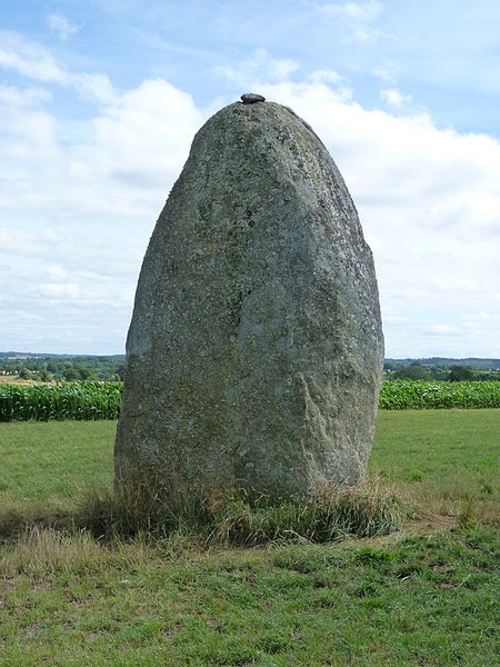 Photo de Menhir de Botudo au Vieux-Bourg