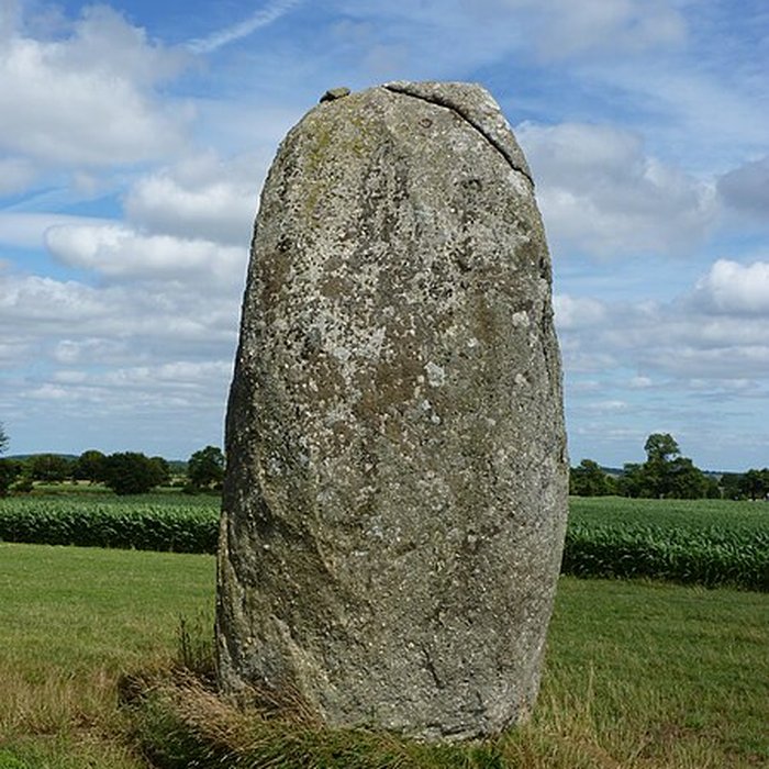 Photo de Menhir de Botudo au Vieux-Bourg