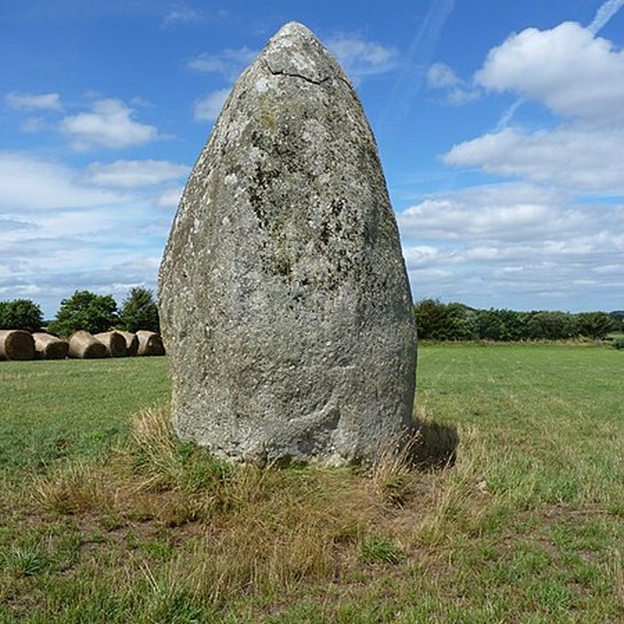 Photo de Menhir de Botudo au Vieux-Bourg