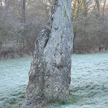 Menhir de Bréau au Fief-Sauvin