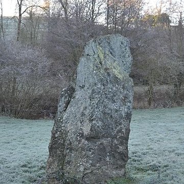 Menhir de Bréau au Fief-Sauvin