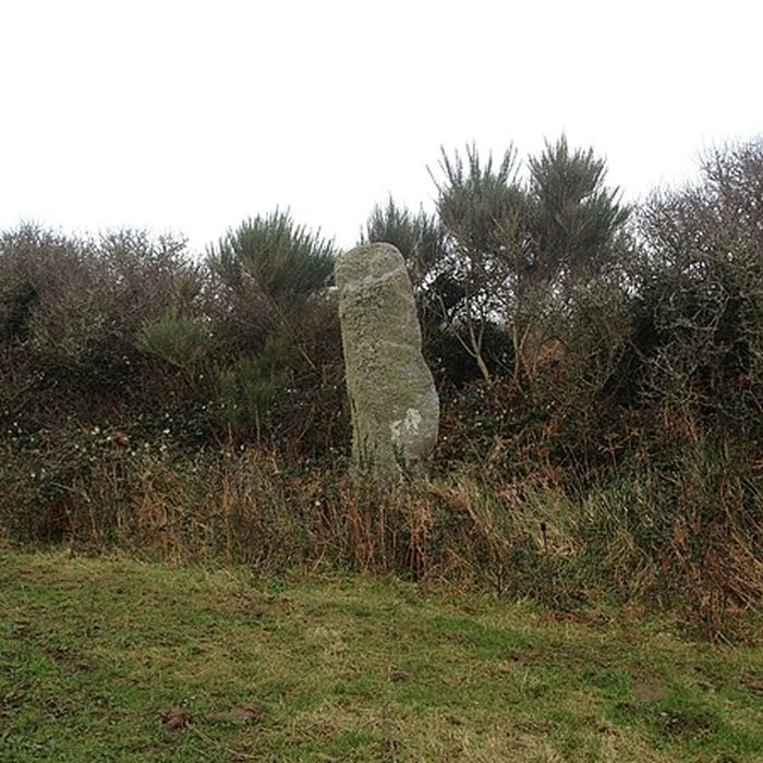 Photo de Menhir de Calès à Porspoder