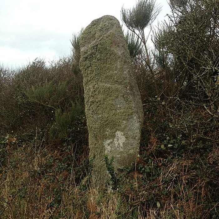 Photo de Menhir de Calès à Porspoder