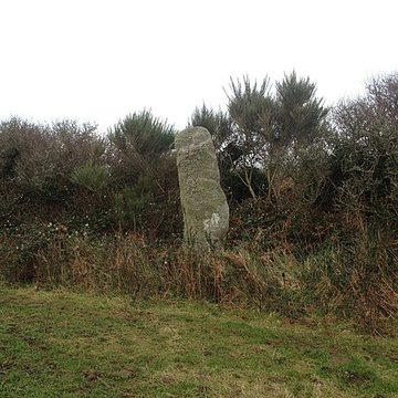 Menhir de Calès à Porspoder