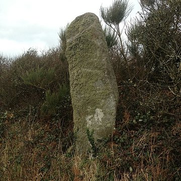 Menhir de Calès à Porspoder