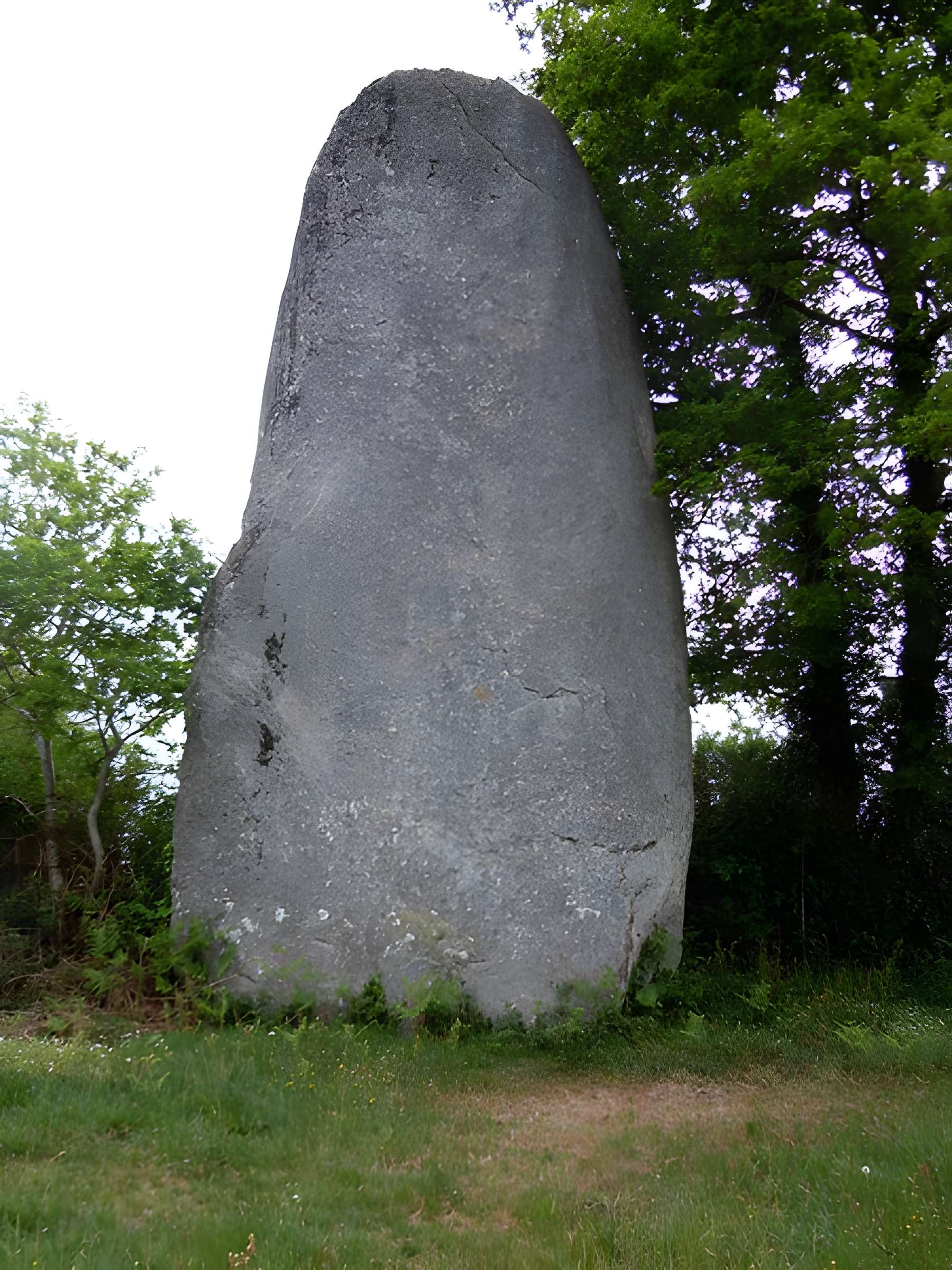 Menhir de Coat Couraval à Glomel 