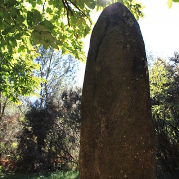 menhir de kerara a moustoir ac