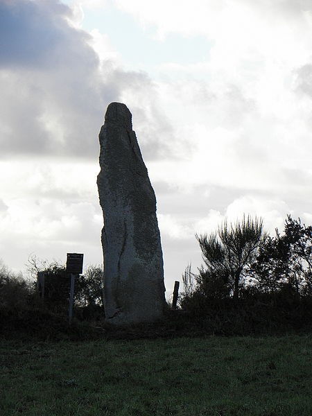 Photo de Menhir de Kerellou à Guerlesquin