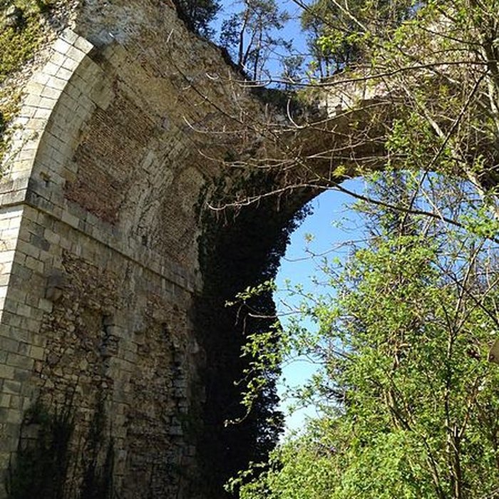 Photo de Ancien aqueduc de Pontgouin à Versailles également sur communes de Maintenon et Pontgouin