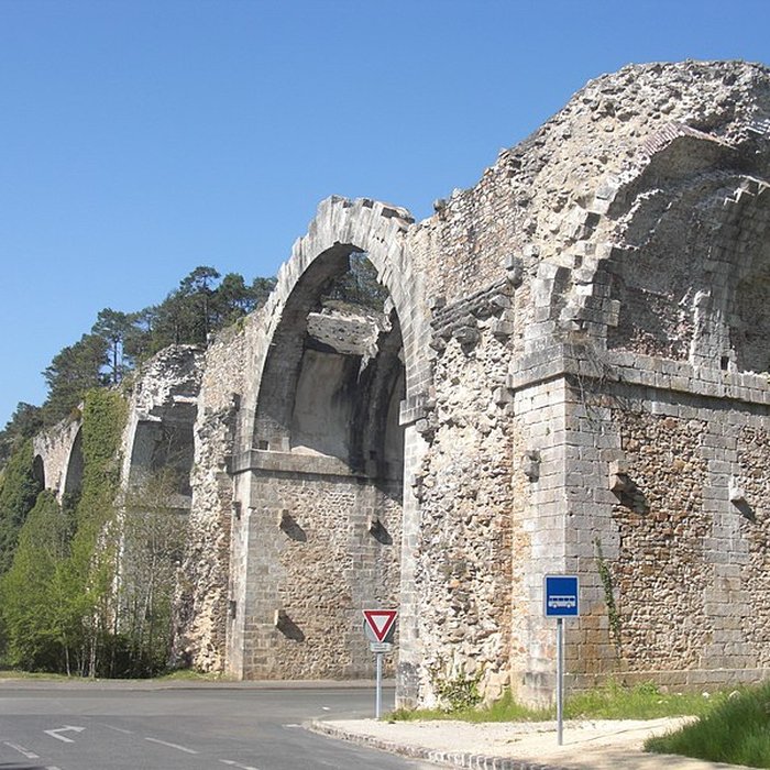Photo de Ancien aqueduc de Pontgouin à Versailles également sur communes de Maintenon et Pontgouin