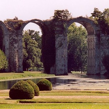 Ancien aqueduc de Pontgouin à Versailles également sur communes de Maintenon et Pontgouin