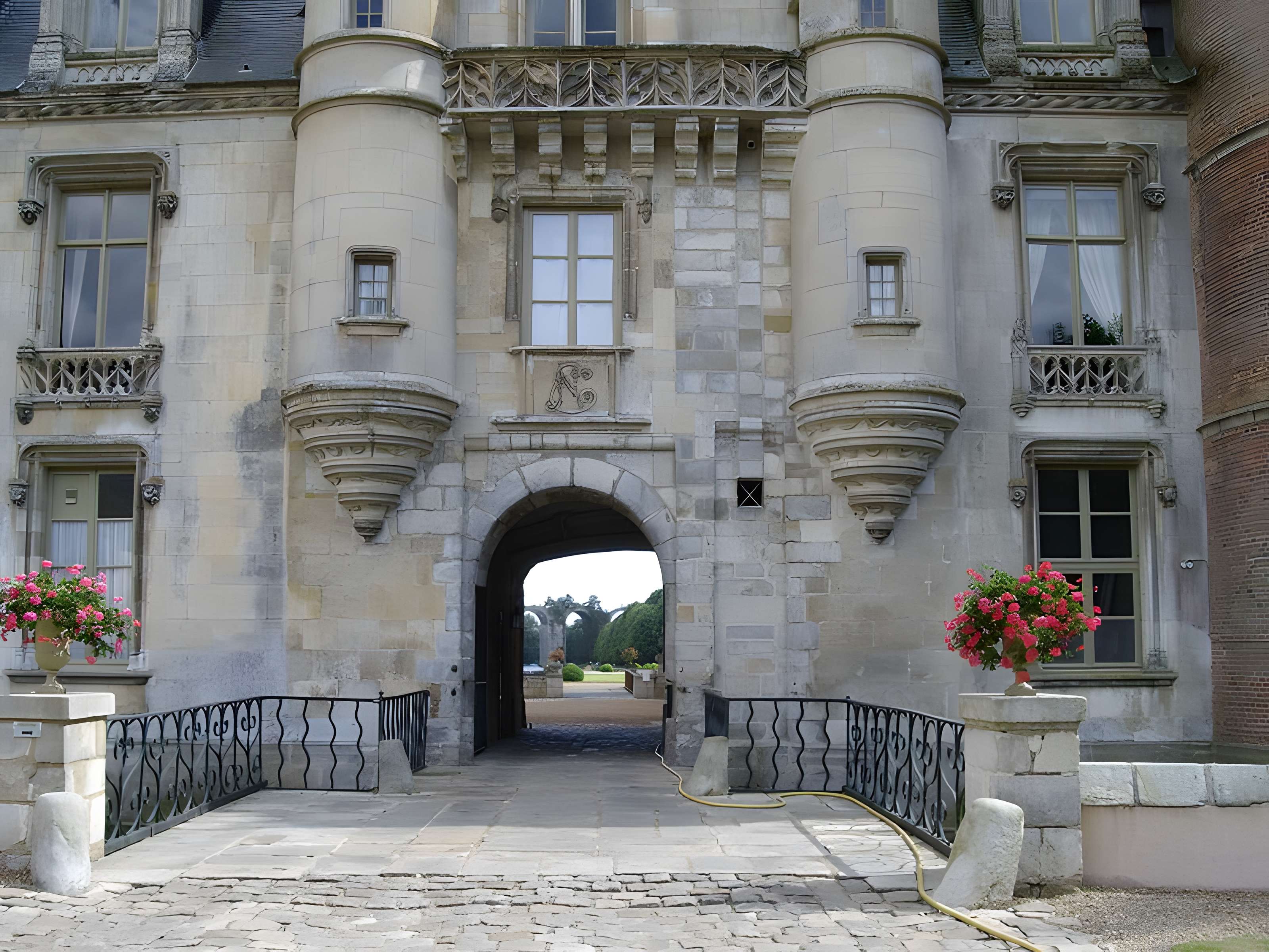 Ancien aqueduc de Pontgouin à Versailles (également sur communes de Maintenon et Pontgouin)