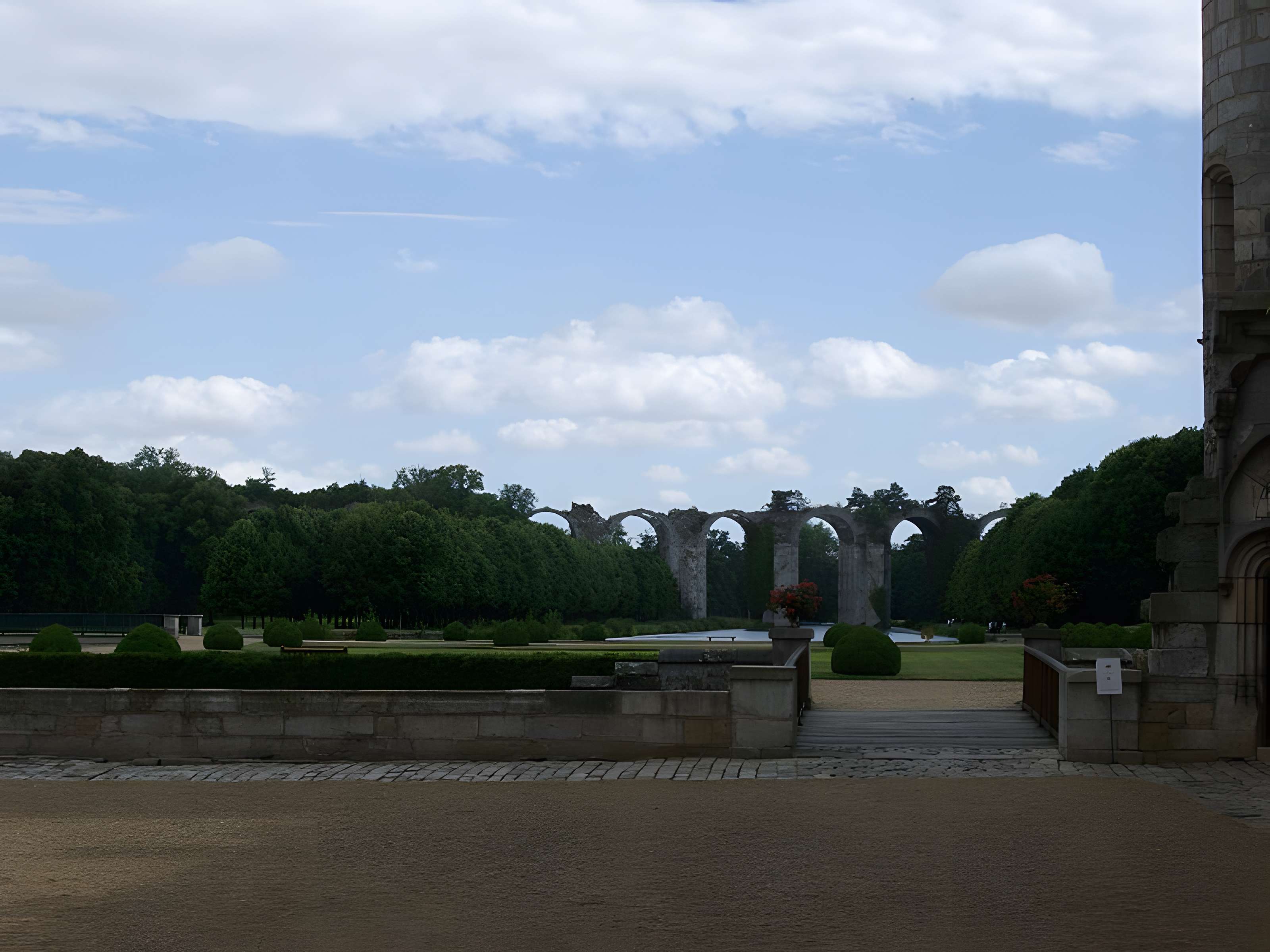 Ancien aqueduc de Pontgouin à Versailles (également sur communes de Maintenon et Pontgouin)