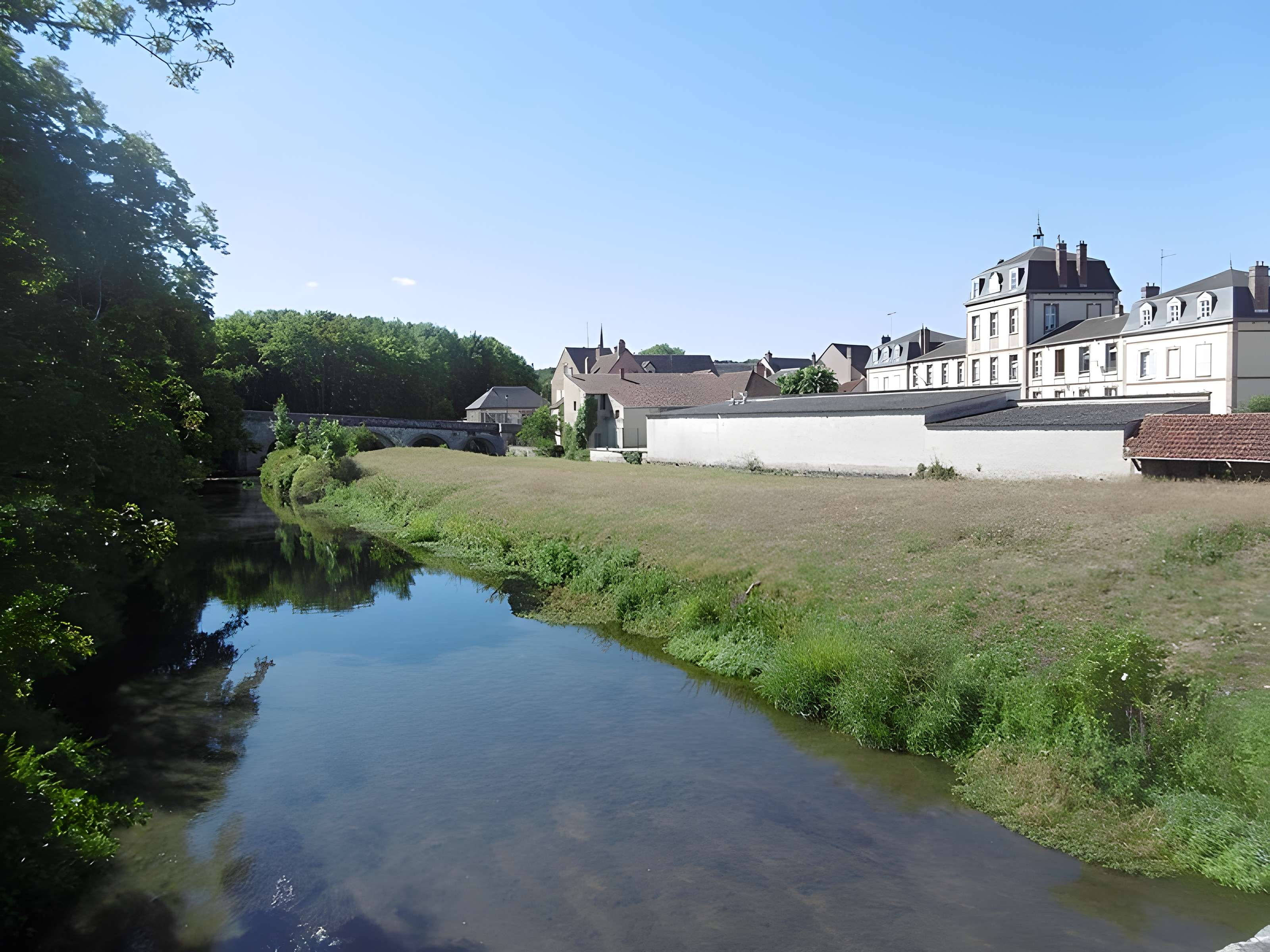 Ancien aqueduc de Pontgouin à Versailles (également sur communes de Maintenon et Pontgouin)