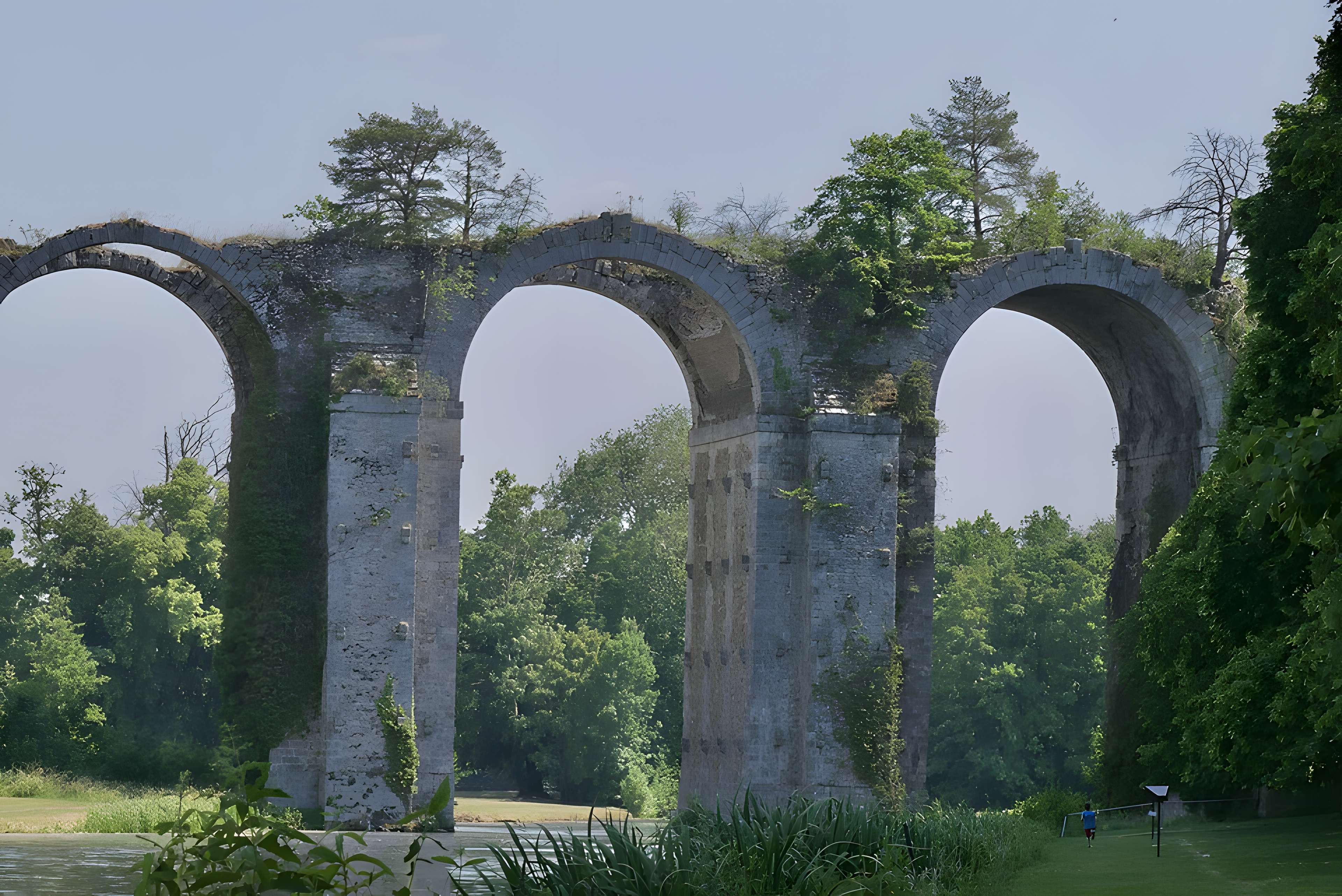 Ancien aqueduc de Pontgouin à Versailles (également sur communes de Maintenon et Pontgouin)