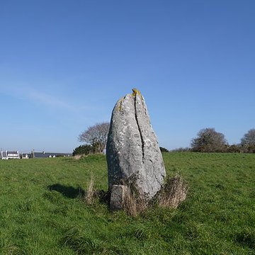 Menhir de Kerluhir à Carnac