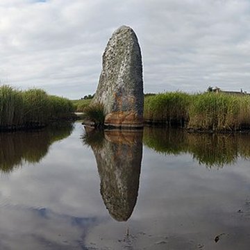 Menhir de Lehan à Treffiagat