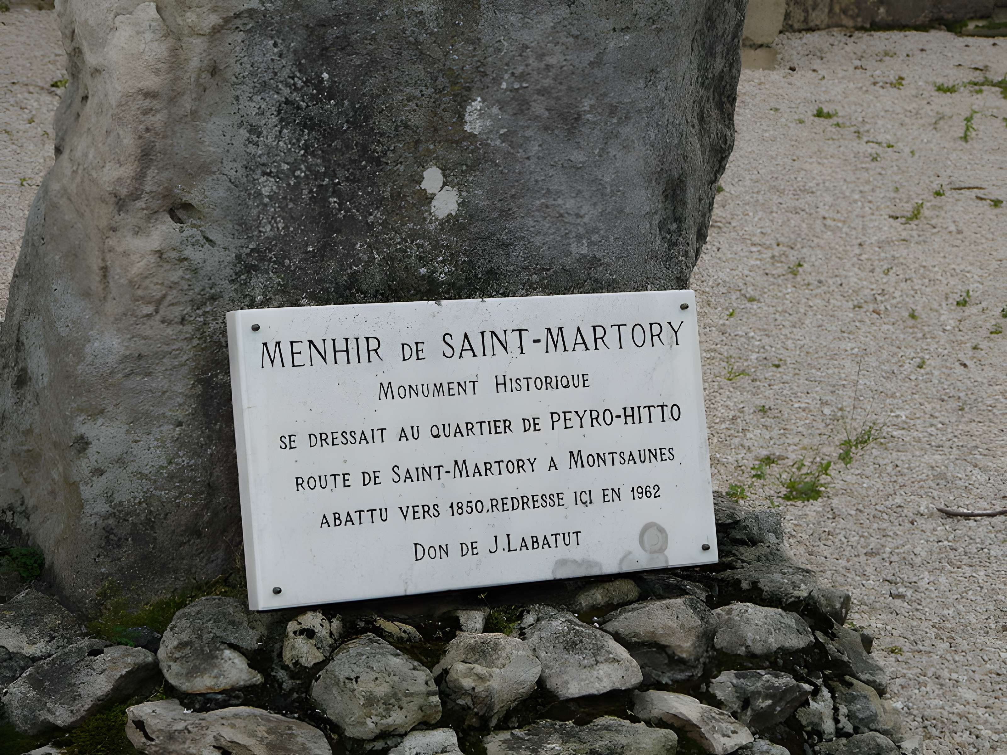 Menhir de Peyro-Hitto à Saint-Martory