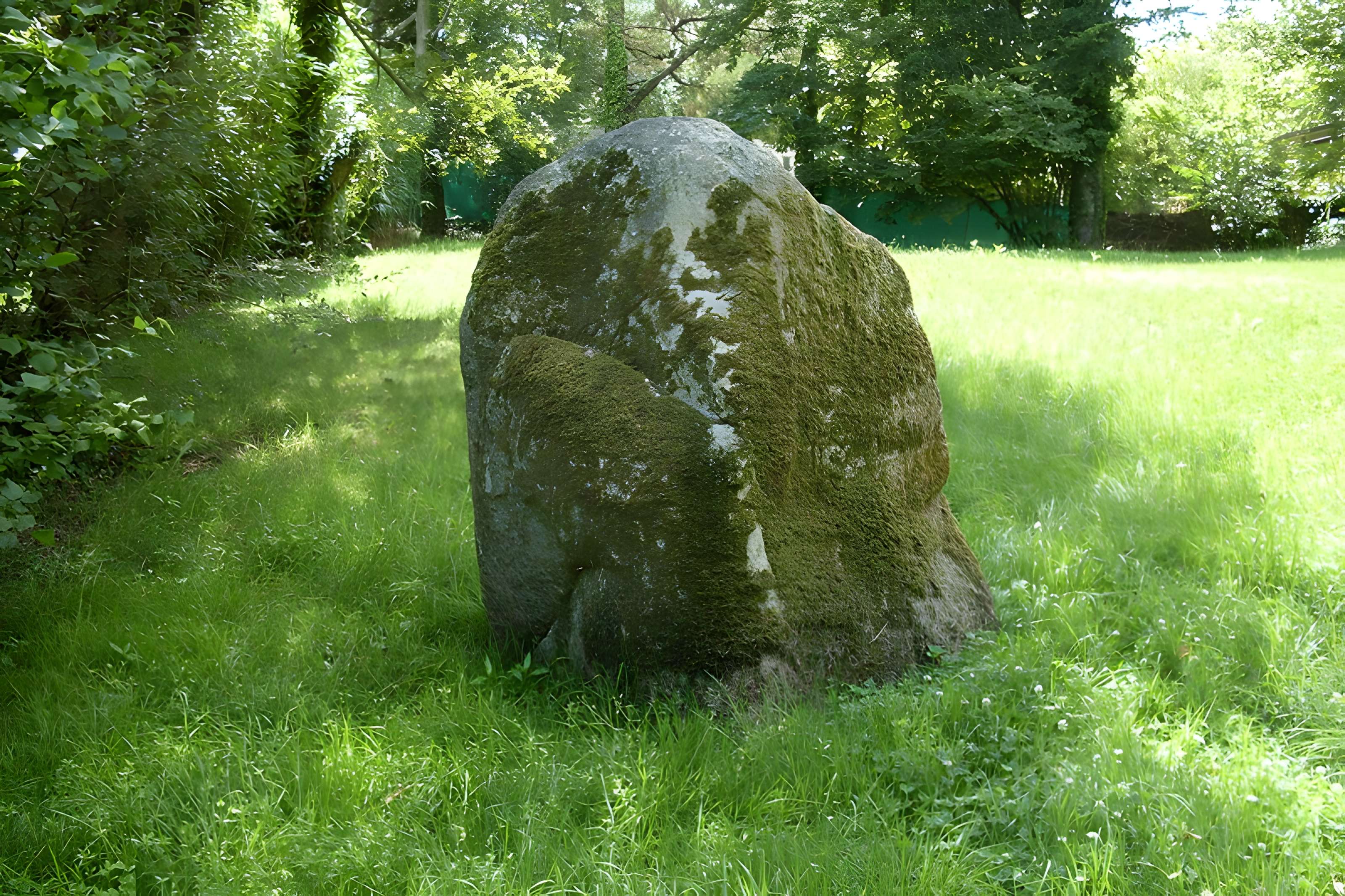 Menhir de Poulquer à Bénodet