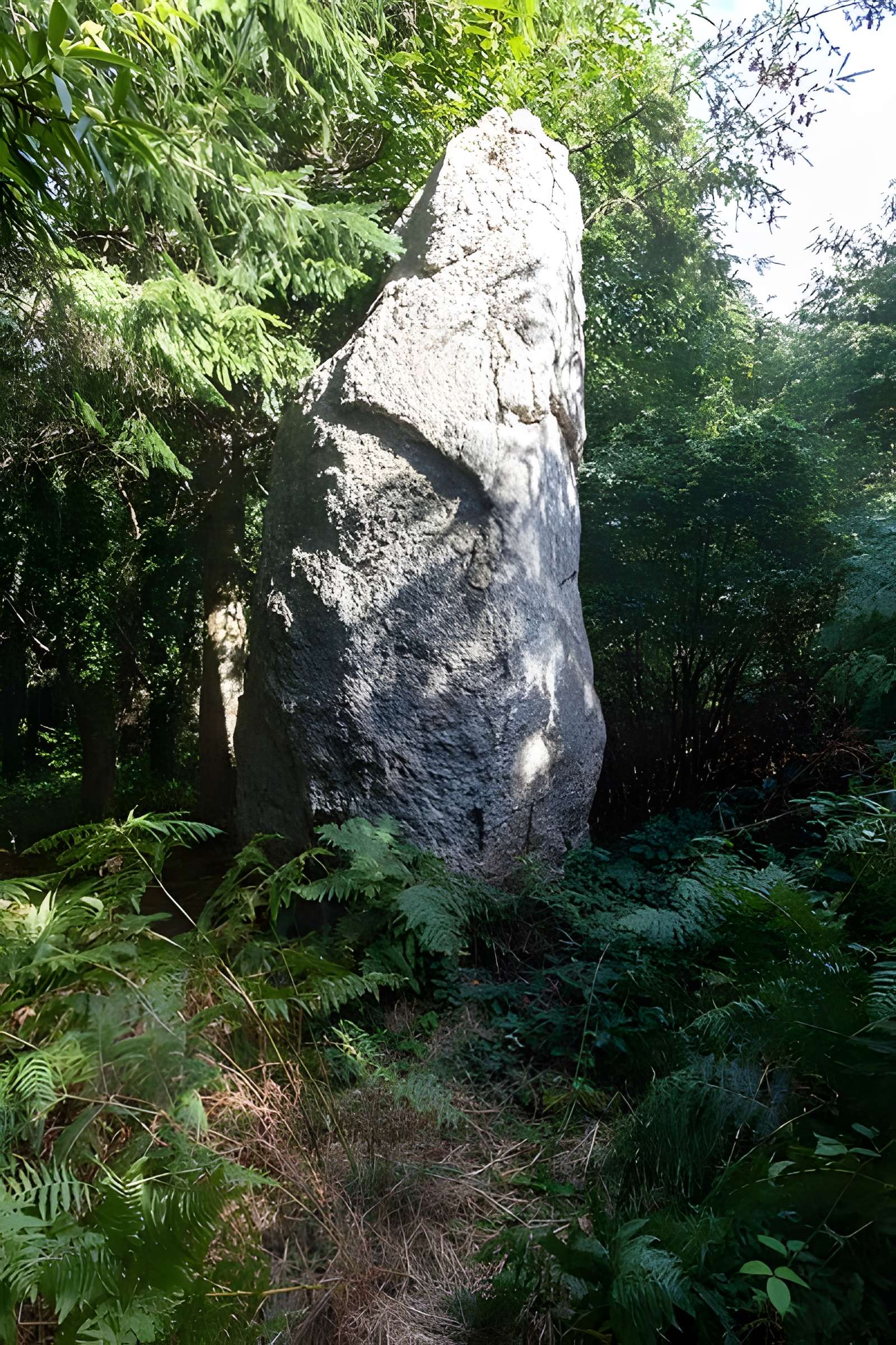 Menhir de Saint-Julien 