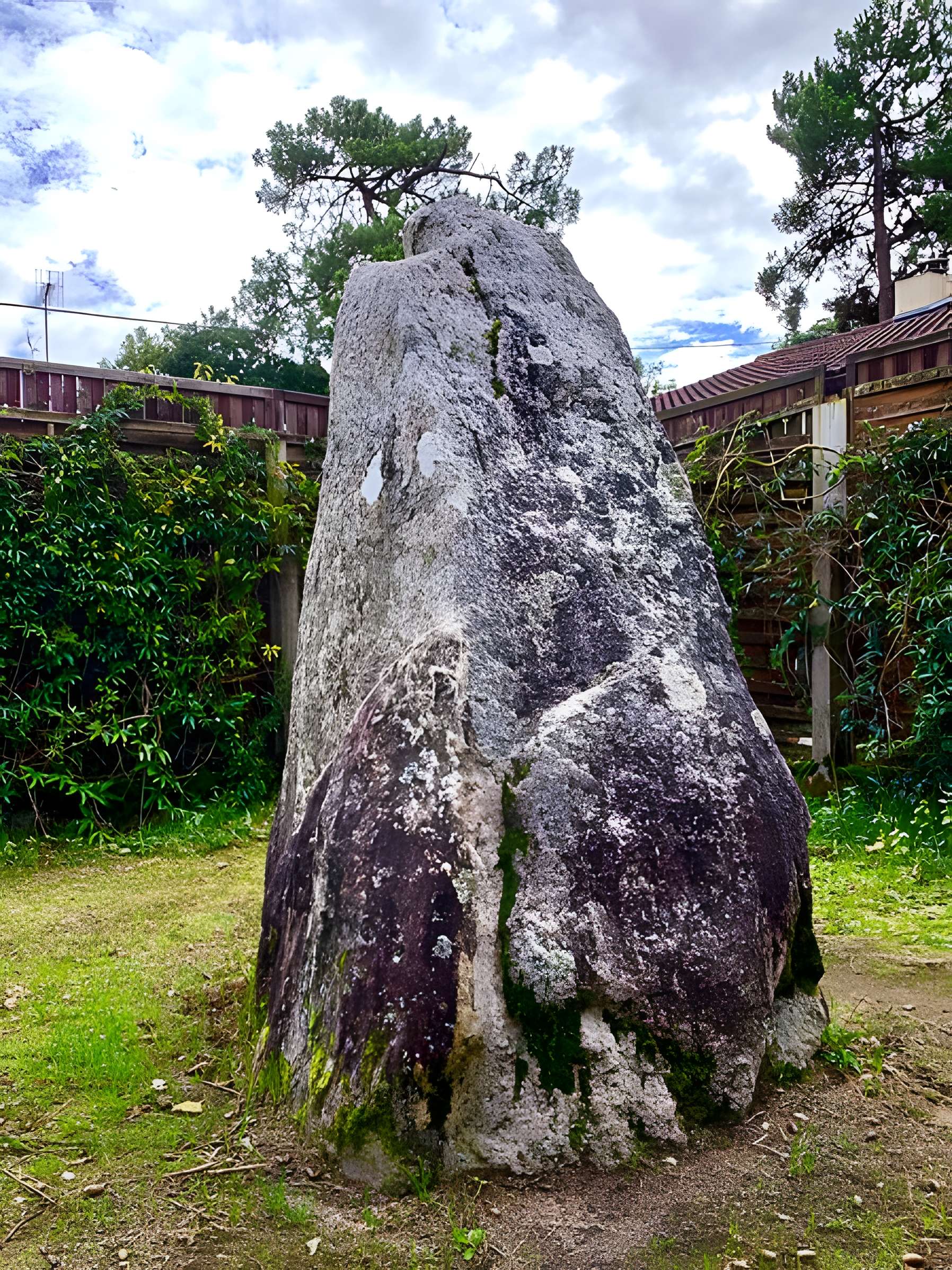 Menhir des Pierres Couchées de Saint-Brevin-les-Pins