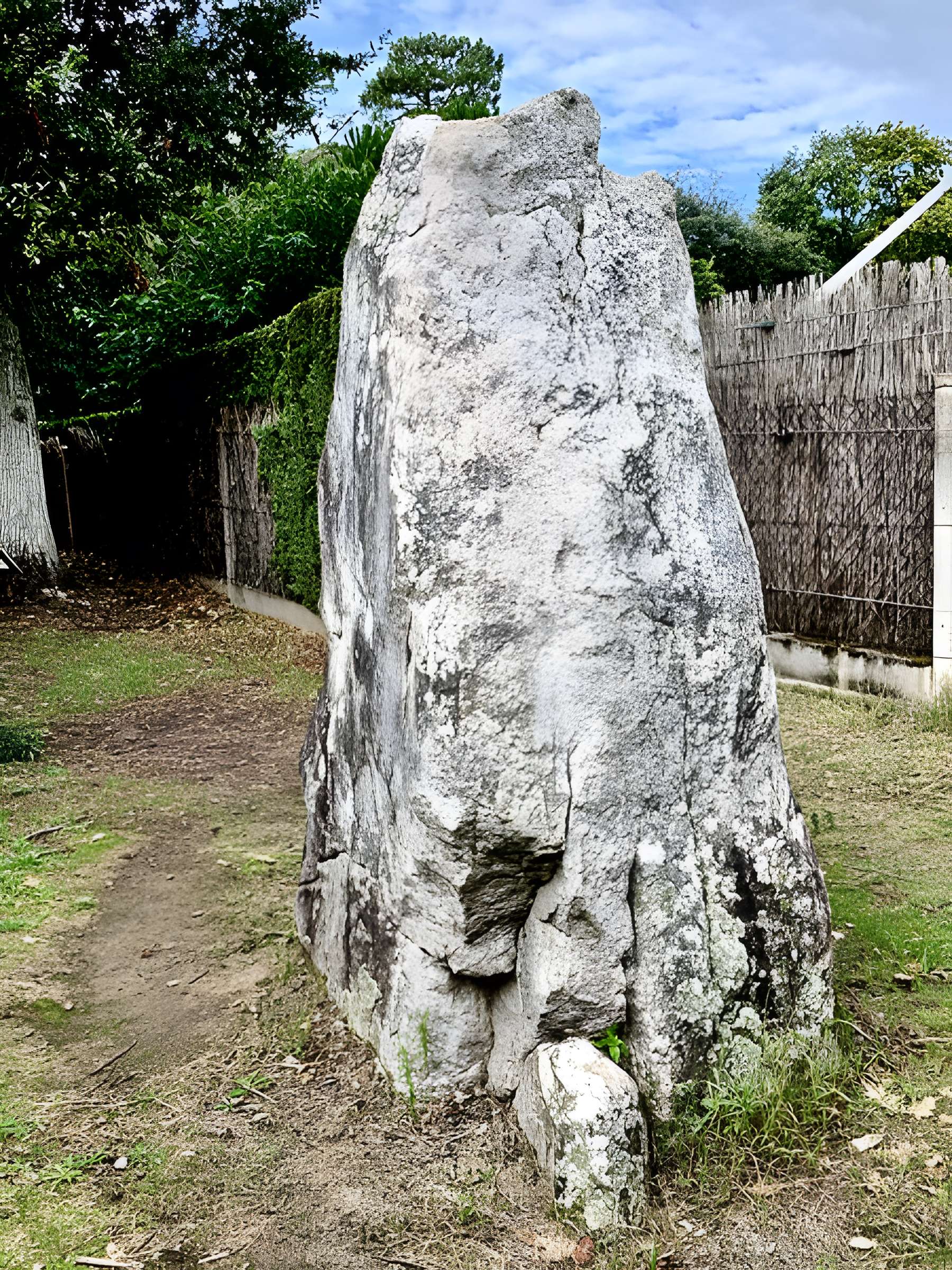 Menhir des Pierres Couchées de Saint-Brevin-les-Pins
