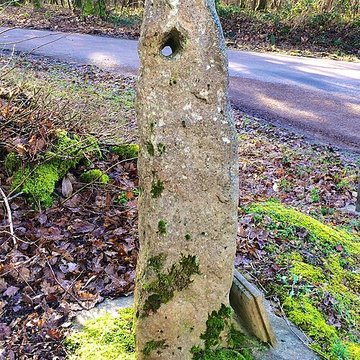menhir dit la haute borne ou la borne percee de noe