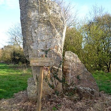 Menhir dit La Minche du Diable de Vairé