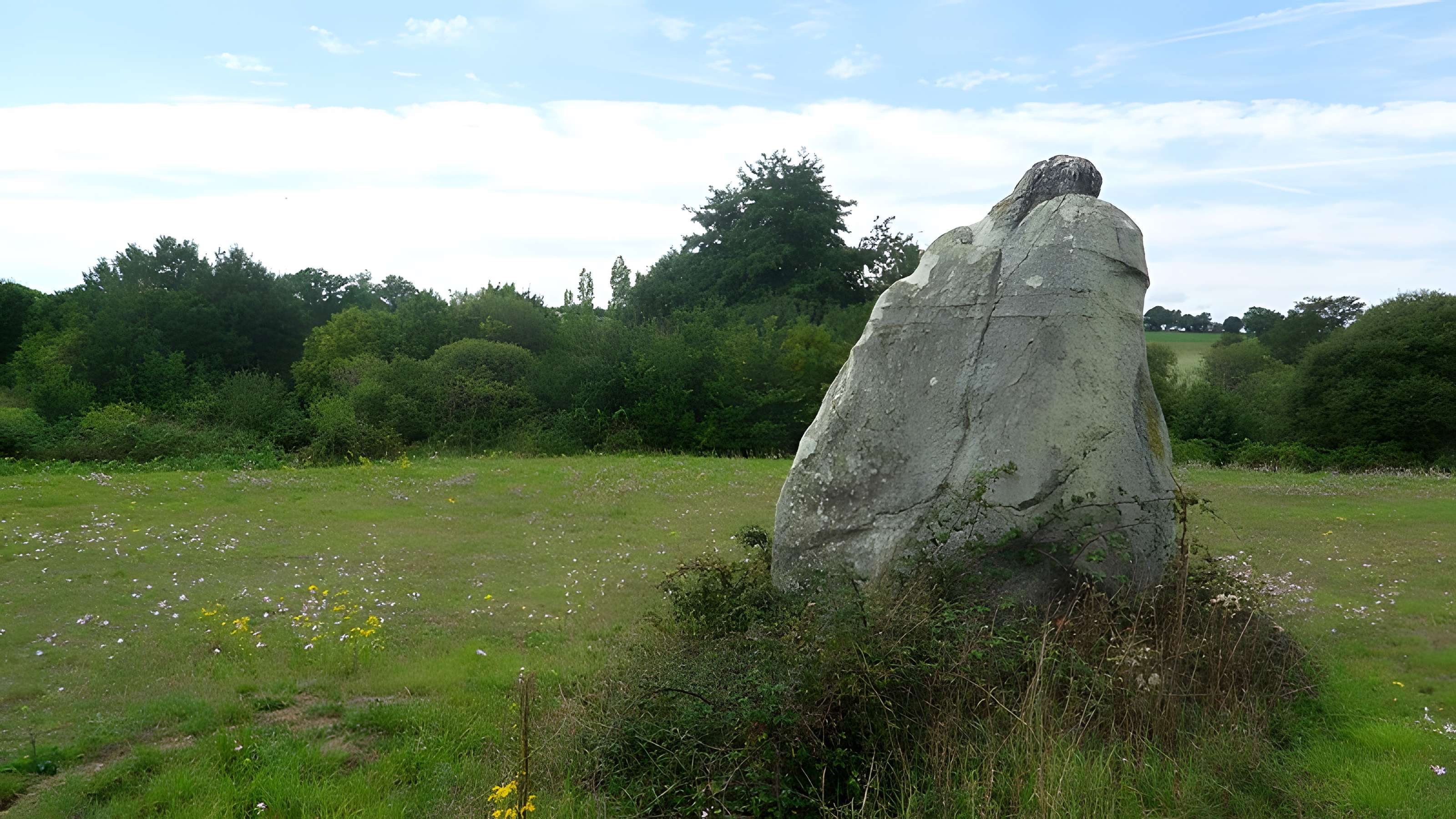 Menhir dit La Pierre au sel de Maulévrier