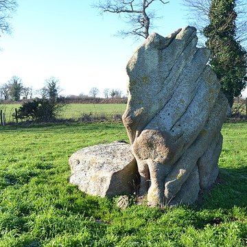 Menhir dit la pierre levée de Charbonneau à La Renaudière