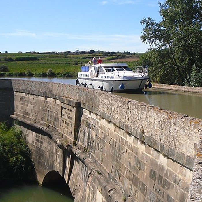 Photo de Canal du Midi : Aqueduc du Répudre